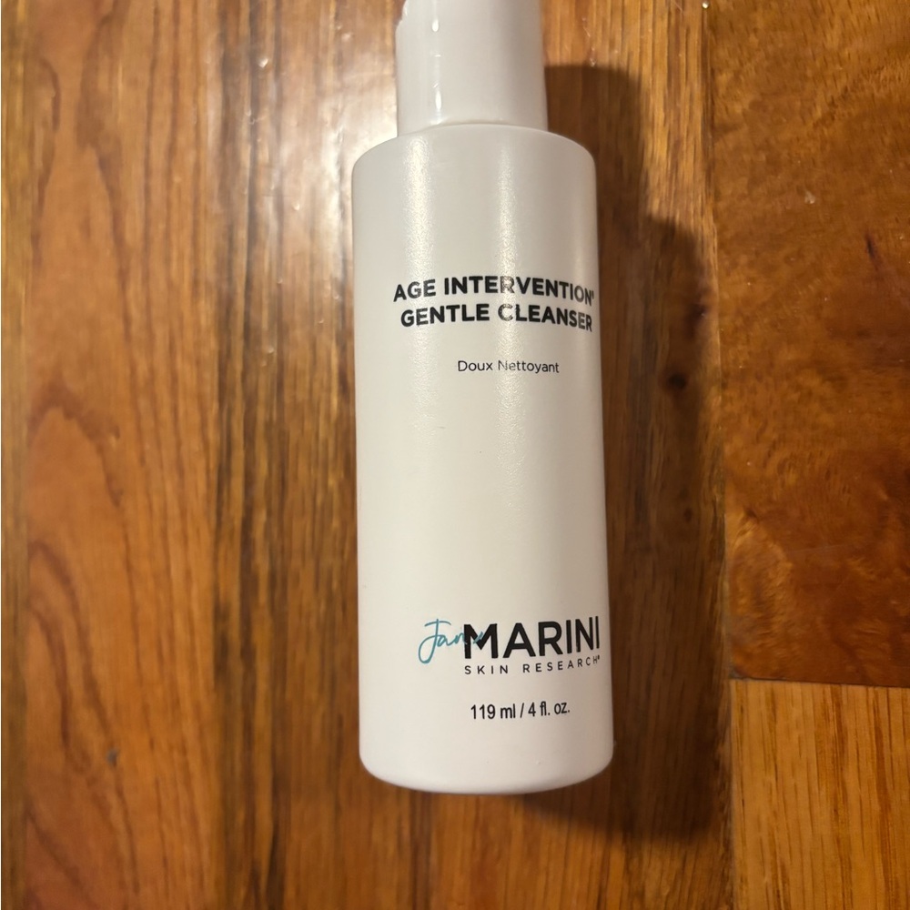 Jan Marini Age Intervention Gentle Cleanser - White